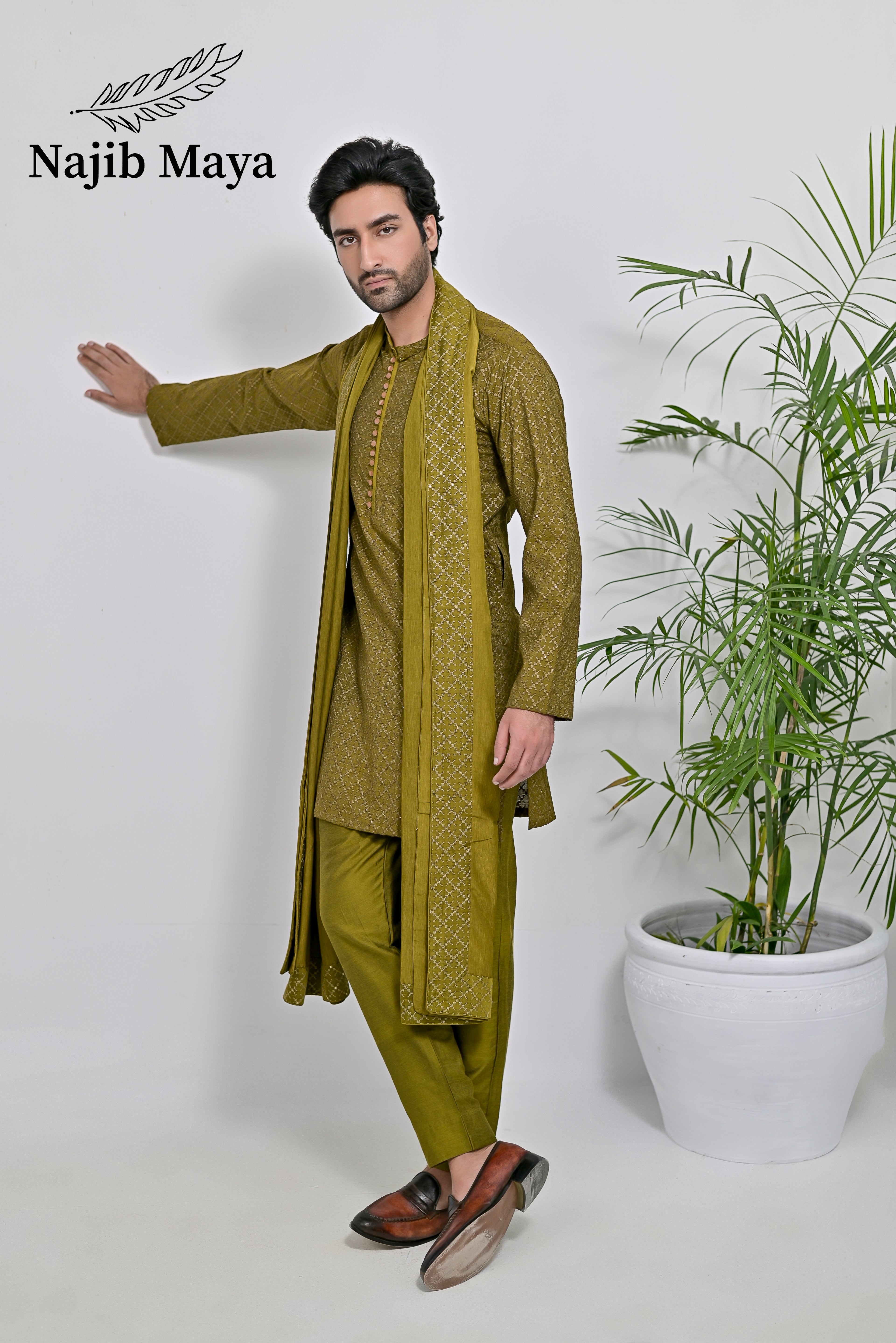 Dhaani Embroidery Kurta Pajama + Shawl For Men's