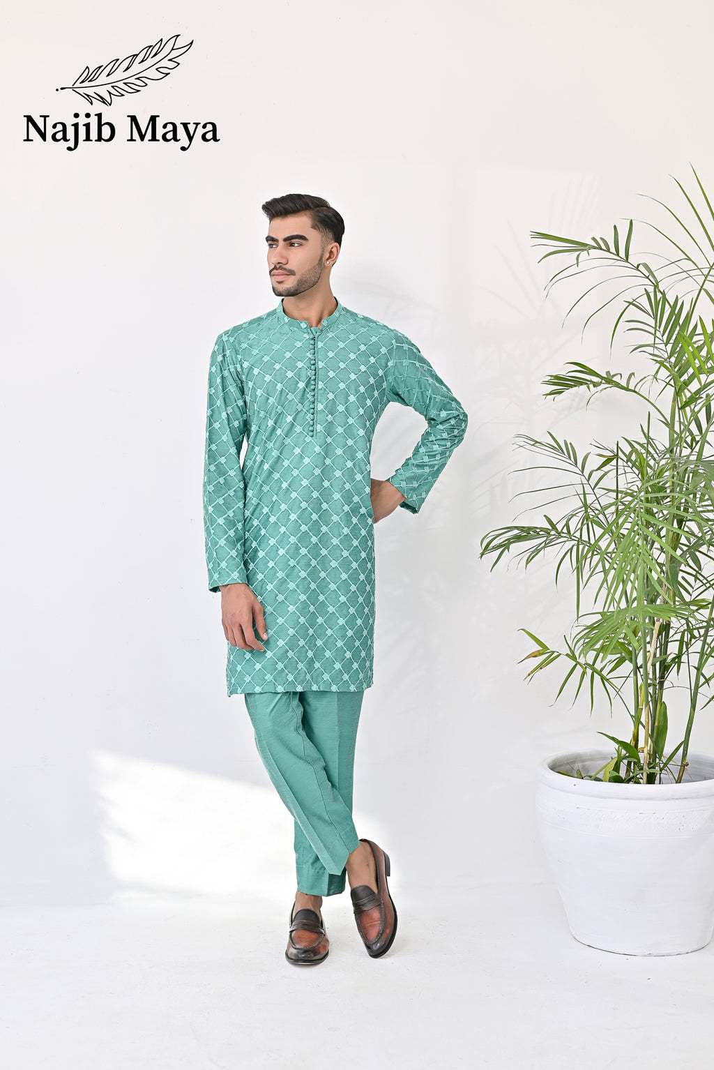 Green Embroidery Kurta Pajama For Men's