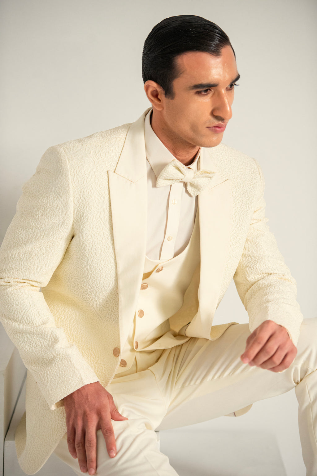 Cream Embroidery Tuxedo Coat Pant & Waistcoat For Men's