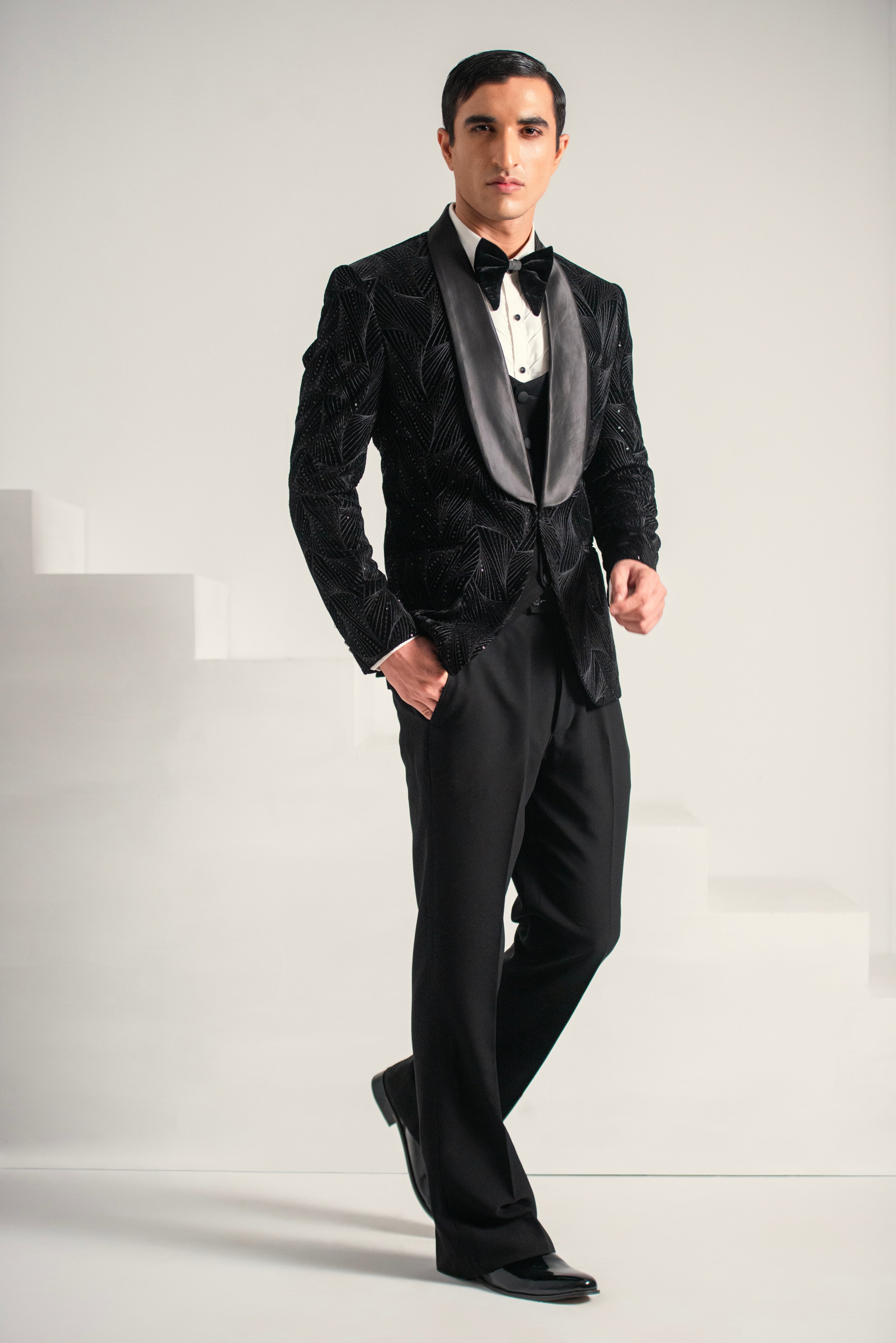 Black Velvet Embroidery Tuxedo Coat Pant & Waistcoat For Men's