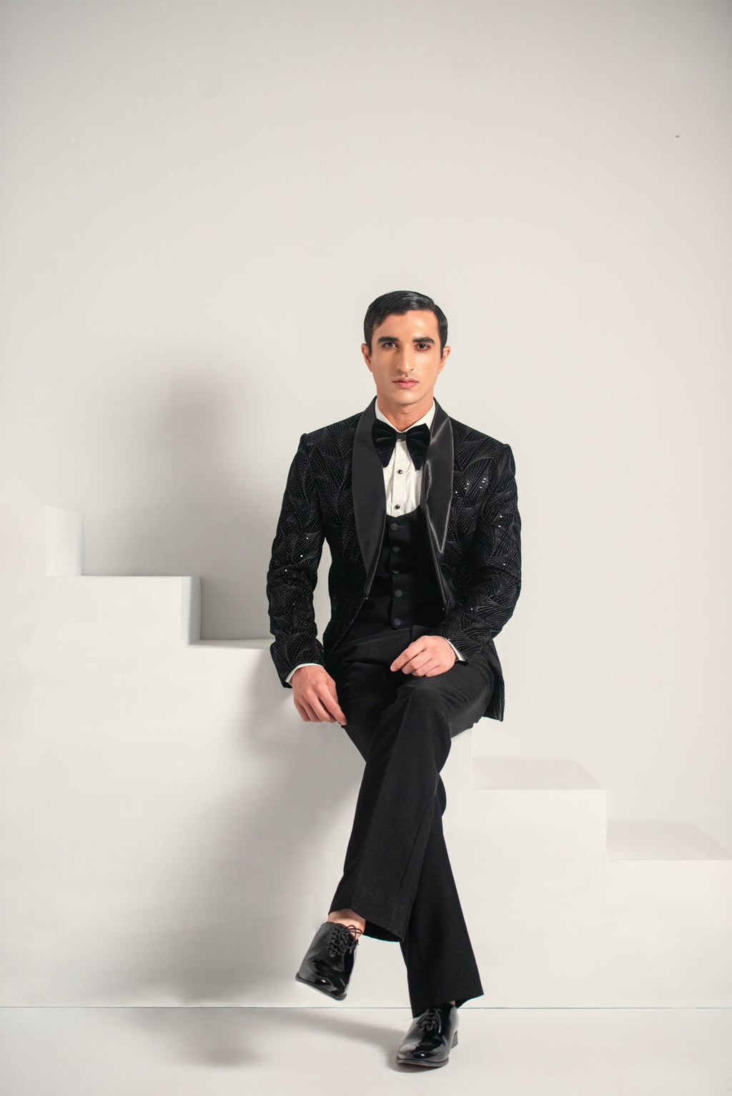 Black Velvet Embroidery Tuxedo Coat Pant & Waistcoat For Men's