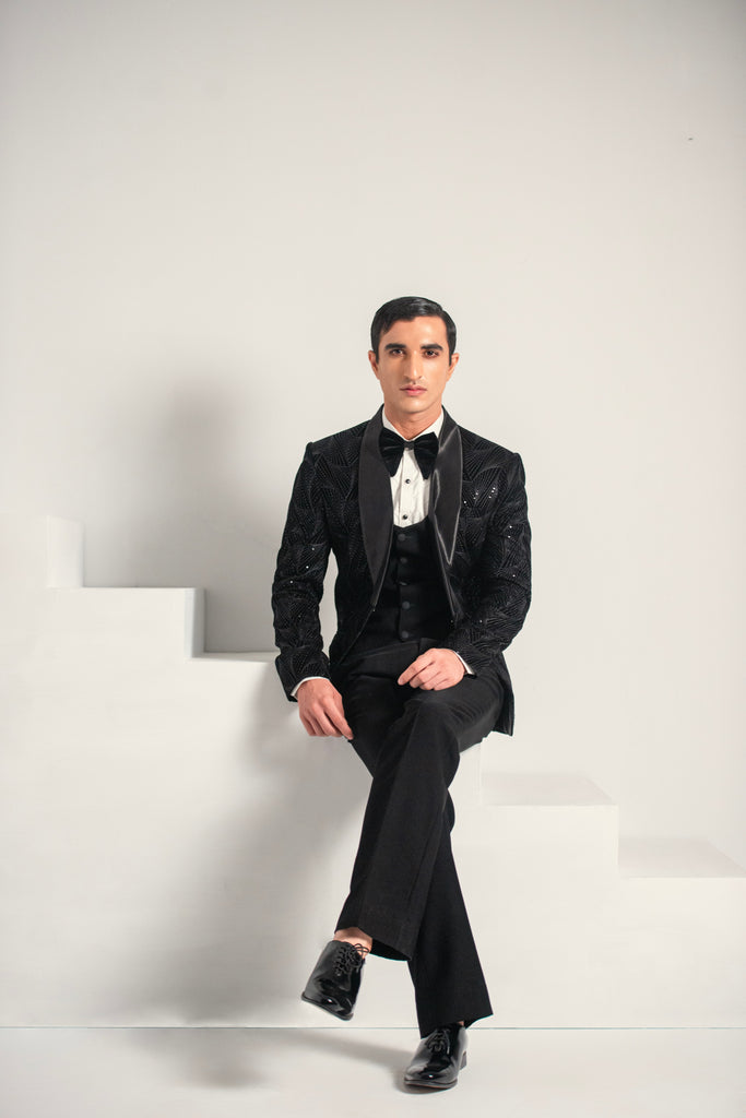 Black Velvet Embroidery Tuxedo Coat Pant & Waistcoat For Men's