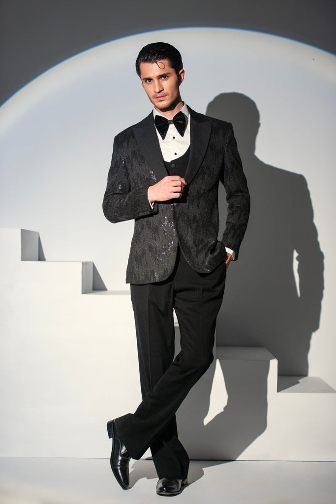 Black Embroidery Tuxedo Coat Pant & Waistcoat For Men's