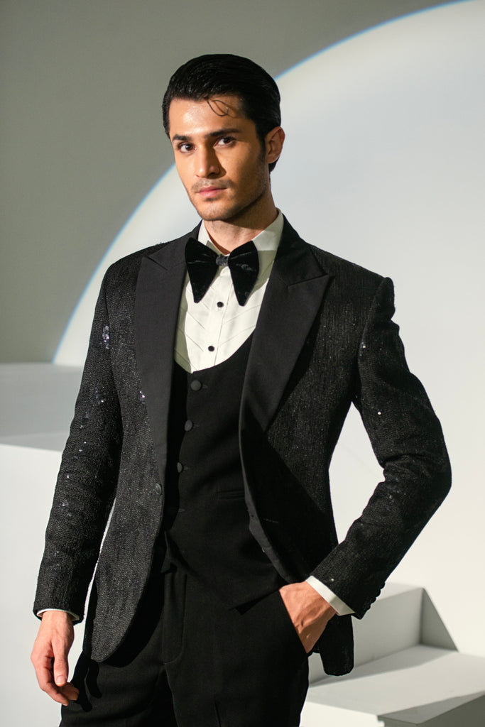 Black Embroidery Tuxedo Coat Pant & Waistcoat For Men's