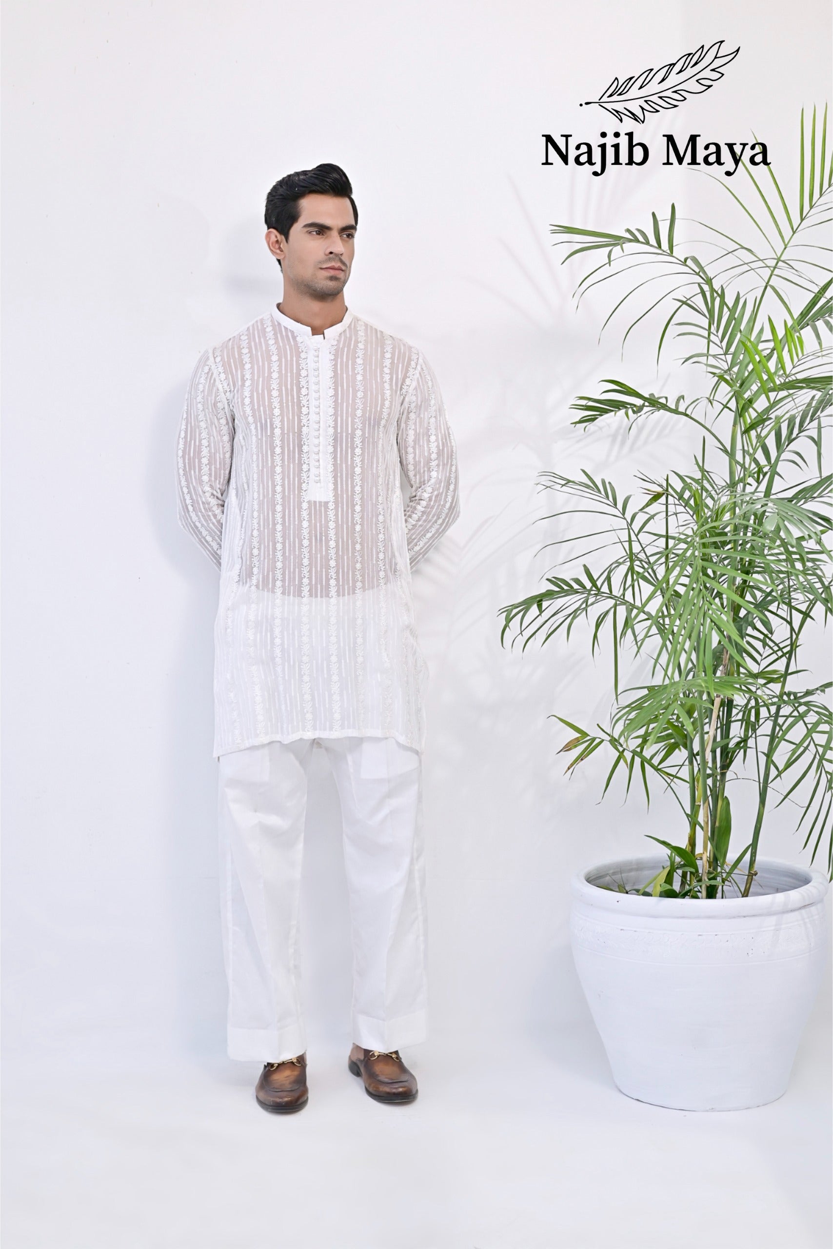 White Embroidered Kurta Pajama For Men's Main image