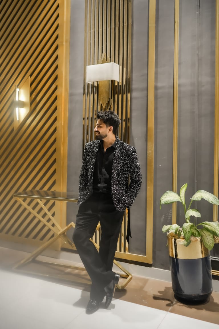 Black Stylish 2Pec Coat Pent For Men's