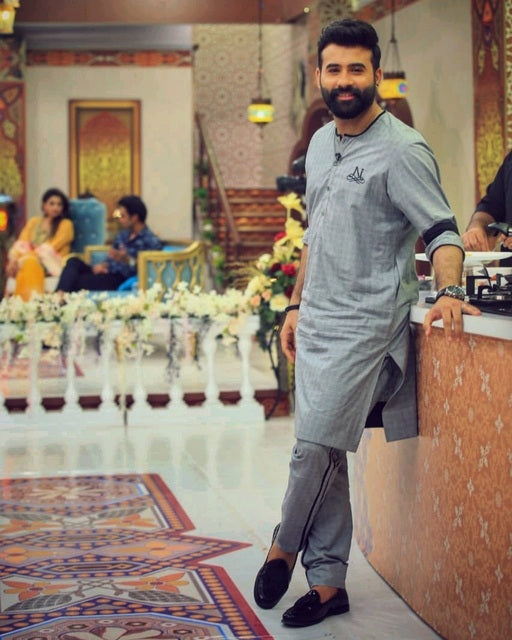 Gray Stylish Embroidered Kurta Pajama For Men's