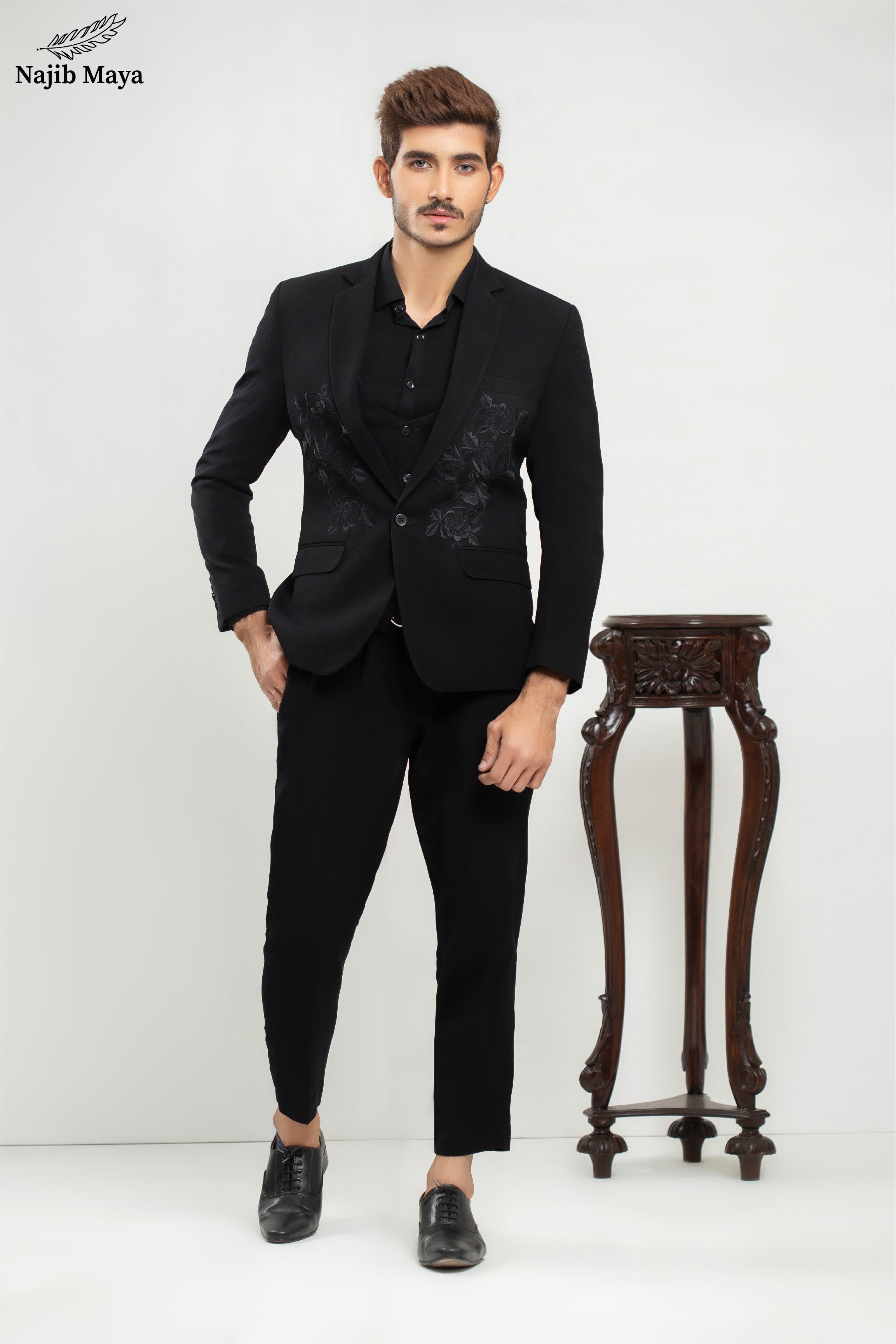 Black Elegent Suiting For Men's Main image