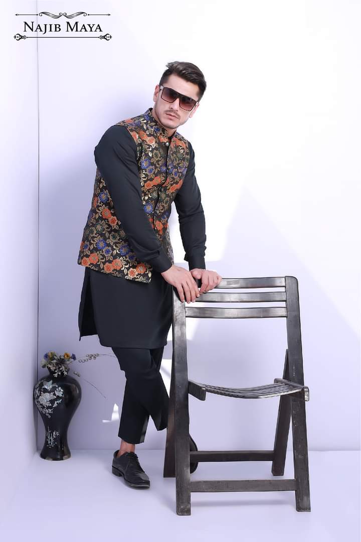 Black Elegant Printed Waist Coat For Men's