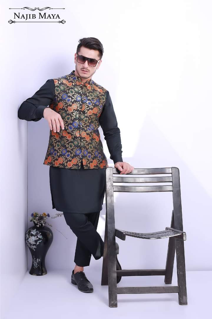 Black Elegant Printed Waist Coat For Men's Secondary image